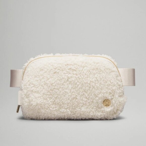 NWT Lululemon Everywhere Belt Bag 1L *Fleece - White Opal/Gold - Picture 1 of 7